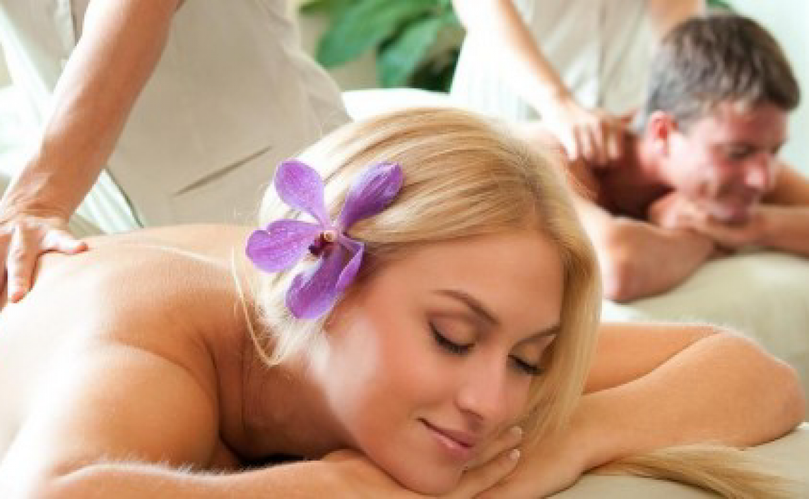 Christin massage. Массаж для двоих. Спа для двоих. Романтический массаж. Массаж и экономия.