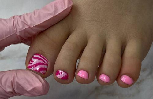 Маникюр/педикюр, парафинотерапия от 15 р. в салоне красоты "Home Beauty Lounge"