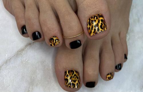 Маникюр, педикюр от 52 р. в салоне "Home beauty lounge"