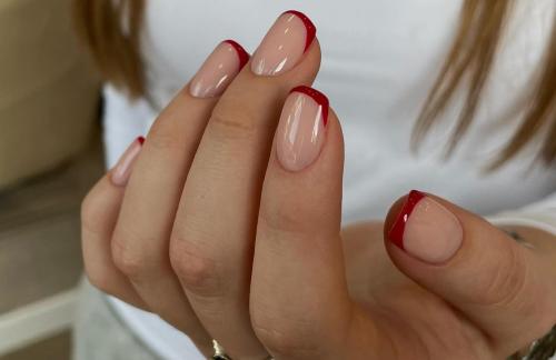 Маникюр, педикюр от 52 р. в салоне "Home beauty lounge"