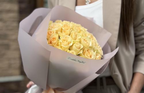 Букеты из роз, розы в коробках от 35р, гвоздики от 2,50р/шт от "Allrose.by"